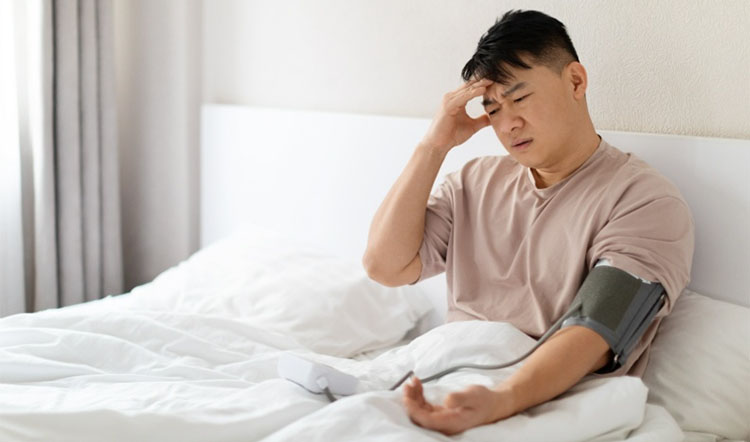 血壓過低引發頭暈昏厥等低血壓症狀示意圖